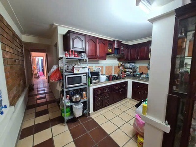 Bán gấp giá mềm nhất quận 10: thành thái- dt: 122m, ngang 5m dài 24m, 1 trệt , 1 lầu, 2 phòng 4