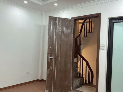 Nhà mới -ô tô đỗ cửa phúc lợi -long biên 30m2 x  5  tầng mặt tiền  4.5m, 5 tỷ. 4