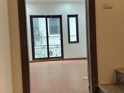 Nhà mới -ô tô đỗ cửa phúc lợi -long biên 30m2 x  5  tầng mặt tiền  4.5m, 5 tỷ. 2