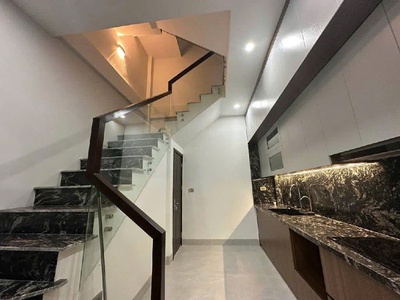 Nhà mới đẹp cự khối 35 m2 x 5 tầng mặt tiền 3.5m, 6.5 tỷ long biên. 0