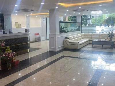 Siêu phẩm mặt phố nguyễn văn cừ - vip nhất long biên .tòa nhà 7 tầng- thang máy sang trọng - vỉa hè 0