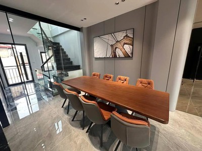 Bán nhà ngọc lâm-diện tích 85m-6 tầng-thang máy,nở hậu,ngõ thông-ôtô vào nhà,giá 21.xtỷ 4