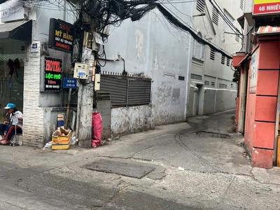 Bán gấp nhà giá mềm nhất quận phú nhuận - nhiêu tứ - dt:21m - 3.5x6 - 1 trệt - 1 lầu - 2 pn- giá 4