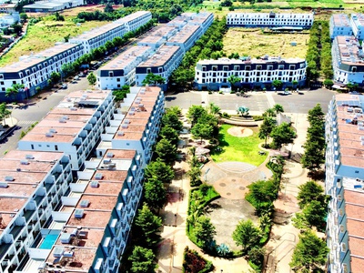 Biệt thự song lập 2 mặt tiền 250m2, view hồ, sẵn sổ giá tốt 1