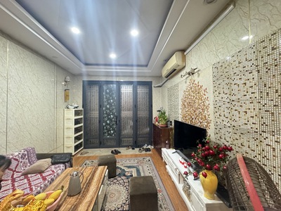 Bán nhà hiếm -Ngõ 28 Xuân La -Ngõ thông-1Nhà ra phố -5Tầng mới -Full nội thất -Chỉ 9 tỷ 1