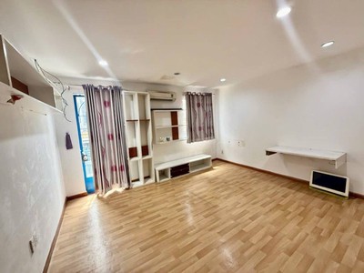 Bán nhà HXH gần Chợ Bà Chiểu 2 tầng BTCT 68m2 chỉ hơn 6 tỷ 5