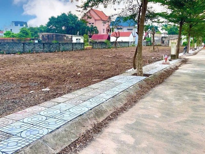 Nền đất 87m   5x17.4    Gần trường học, tiện xây nhà ở   Giá 2 tỷ. 1
