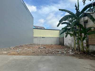 Bán nhanh lô 129m ngay chợ đầu mối Thủ Đức giá 4,750 tỷ sổ riêng kinh doanh tốt 0