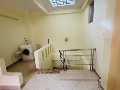 Cho thuê : Ngõ 18 Võng Thị , 30 m2 , 5 tầng , Giá 10,5 triệu , sát Hồ Tây HN 2