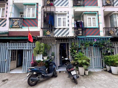 Cực hiếm bán nhà 3 tầng một đời chủ, hxh 7m đường tx22, giá chưa tới 2tỷ 1