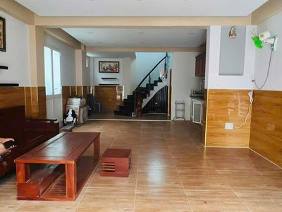 Giáp q10 -tt q11-ngay lê đại hành-30m ra mt-60m-5tầng ngang 4.8m-hđt 50tr- 9.8 tỷ tl 2