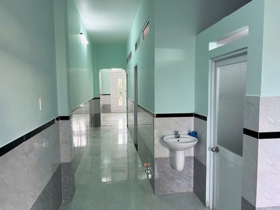 Nhà hẻm ấp Bình Hữu 1, xã Đức Hòa Thượng dt 215m2 2pn 1wc giá 1,7 tỷ 9