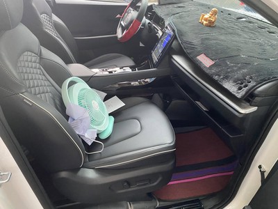 Bán xe Hyundai Custin 1.5L Turbo đặc biệt 2025, màu trắng. 15