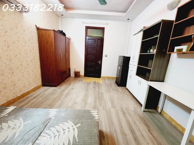 Hàng hiếm hồ tùng mậu - 30m2 -tt cầu giấy - ngõ nông - gần nhiều trường đại học - 5 tầng kín - 4 0