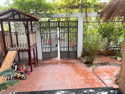 Villa thông sàn 5 tầng   đang cho thuê 50tr/th   vị trí độc tôn hiệp bình chánh 2