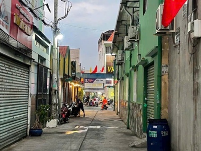 Bán nhà mặt tiền hẻm kinh doanh, 4 tầng, xe hơi ngủ trong nhà, 5x12m, sát nguyễn thị thập q7, chỉ 8 0