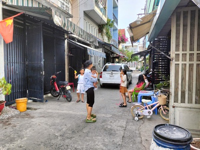 Siêu phẩm nhà đ số 21 mã lò giáp lê văn quới hẻm xe hơi thông 56m2,4 tầng nhỉnh 4 tỷ 0