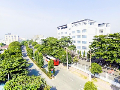 Nhà mặt tiền đại lộ 3 phước bình DT 86m, đúc 5 tầng vị trí vip 2