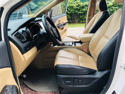 Bán xe Kia Sedona 2.2 DATH 2016, màu trắng. 12