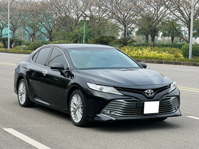 Bán xe Toyota Camry 2.5Q 2021, màu đen. 3