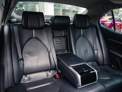 Bán xe Toyota Camry 2.5Q 2021, màu đen. 6