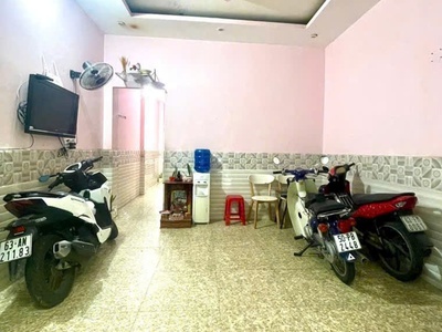 Bán nhà mặt tiền kinh doanh, 3 tầng, đường hưng phú q8. vừa ở vừa cho thuê, nhỉnh 6 tỷ. 3