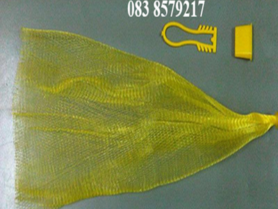 Lưới bọc trái cây bán trong siêu thị 1