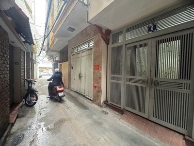 Bán nhà Hoàng Quốc Việt, Cầu Giấy   NGÕ THÔNG BA GÁC, 20M RA PHỐ - 41m2 5T, 8.95 TỶ 0