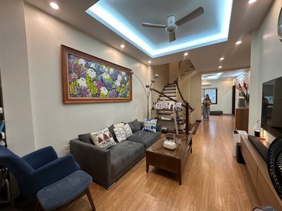 Bán nhà Hoàng Quốc Việt, Cầu Giấy   NGÕ THÔNG BA GÁC, 20M RA PHỐ - 41m2 5T, 8.95 TỶ 1