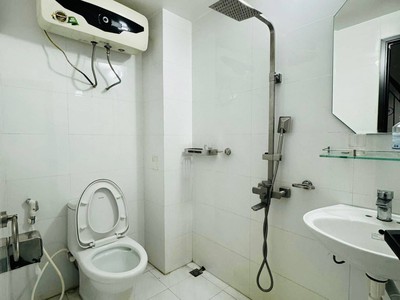 Chính chủ nhờ bán trung tâm thanh xuân, 30m2, 4 tầng, ngõ ô tô tránh thông rộng bàn cờ giá 8.4 tỷ 4