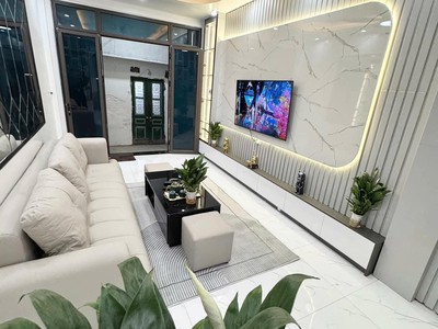 Bán nhà phố chợ khâm thiên 30m2 x 4 tầng, ngõ thông rộng, nhà mới kính koong fuul nội thất với 3 2