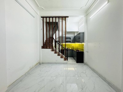 Chính chủ nhờ bán trung tâm thanh xuân, 30m2, 4 tầng, ngõ ô tô tránh thông rộng bàn cờ giá 8.4 tỷ 2