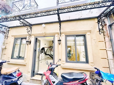 Nhờ đăng bán hộ căn nhà cạnh hàng mã 45m2, mặt tiền 6m, sử dụng hơn 100m2, một bước ra phố. 1