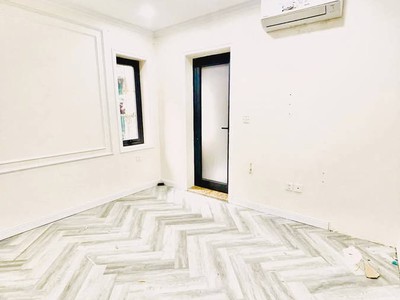 Nhờ đăng bán hộ căn nhà cạnh hàng mã 45m2, mặt tiền 6m, sử dụng hơn 100m2, một bước ra phố. 4