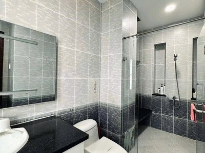Bán khách sạn 17pn vạn hạnh mall , sư vạn hạnh, q10, 5x17m, hđ 105 triệu/ tháng giá 37 tỷ 4