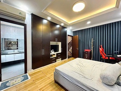 Bán khách sạn 17pn vạn hạnh mall , sư vạn hạnh, q10, 5x17m, hđ 105 triệu/ tháng giá 37 tỷ 0