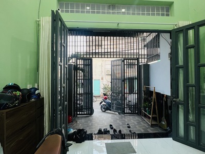 Hl73 bán gấp nhà hẻm xe tải hương lộ 2  73m2, 2 tầng  chỉ 5.x tỷ tl 0