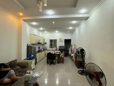 Quận 8, bán nhà mặt tiền kinh doanh vừa ở vừa cho thuê, 3 tầng, sát q5, ngay cầu chà và. 4.3x19m, 2