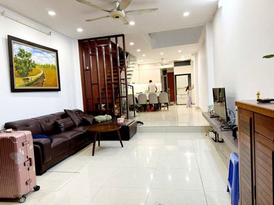 Bán gấp nhà Mỹ Đình - 5 tầng - 66 m2 Chỉ 11.7 Tỷ - KHU VIP 0