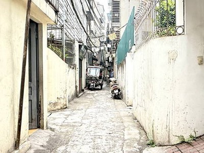 Bán nhà quận hoàng mai, dt42m2, 5tầng, gần phố, mặt ngõ thông, giá chào bán 6.8tỷ 0