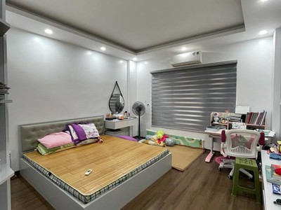 Bán nhà đường hoàng đạo thành ,thanh xuân, 41 m , phân lô, ô tô tránh, thang máy ,13  tỷ 1