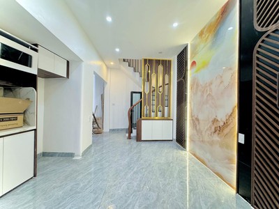 Nhà 4t khu vĩnh tuy -nhà mới -ở ngay 4t 40m- ngõ thông-cách ô tô 20m 0