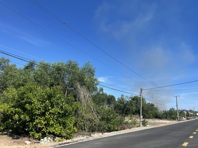 Đất ngộp  1225m2 mặt tiền ngô tất tố, thị xã lagi chỉ 4tr/m2 gần biển cam bình 1