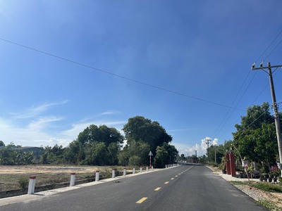 Đất ngộp  1225m2 mặt tiền ngô tất tố, thị xã lagi chỉ 4tr/m2 gần biển cam bình 0