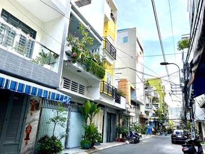 Khu hiếm nhà bán nằm trên trục đường số q4- xe hơi đậu cửa- khu an ninh . tháng mát. 3