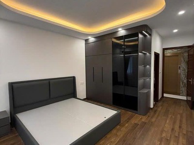 Mới kính coong ngọc thụy 45m,7 tầng,thang máy-ôtô 7 chỗ-full nt,ngõ thông-giá 13.x tỷ 3