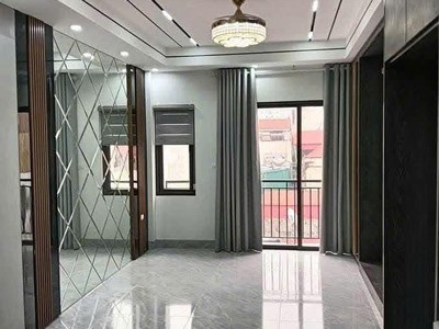 Hoàng như tiếp 50m,6 tầng,lô góc,2 thoáng,thang máy,ngõ thông qua hồng tiến.giá 10.x tỷ 4