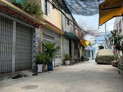 Bán gấp nhà đường số 5 bhh hẻm 6m gần mặt tiền 50m2,2 tầng đúc btct nhỉnh 4 tỷ 1