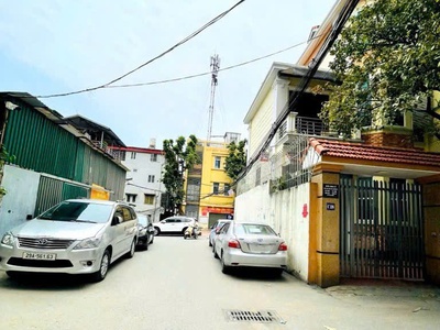 Hiếm- Tây Hồ- 210 Nghi Tàm- Gần Ô TÔ, Mặt phố- 4 tầng ở , kinh doanh- 8 tỷ 1