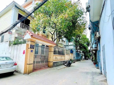 Hiếm- Tây Hồ- 210 Nghi Tàm- Gần Ô TÔ, Mặt phố- 4 tầng ở , kinh doanh- 8 tỷ 2